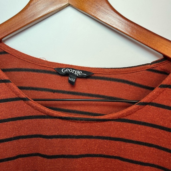 5/20$ Georges Orange Striped Top size medium - Picture 3 of 4